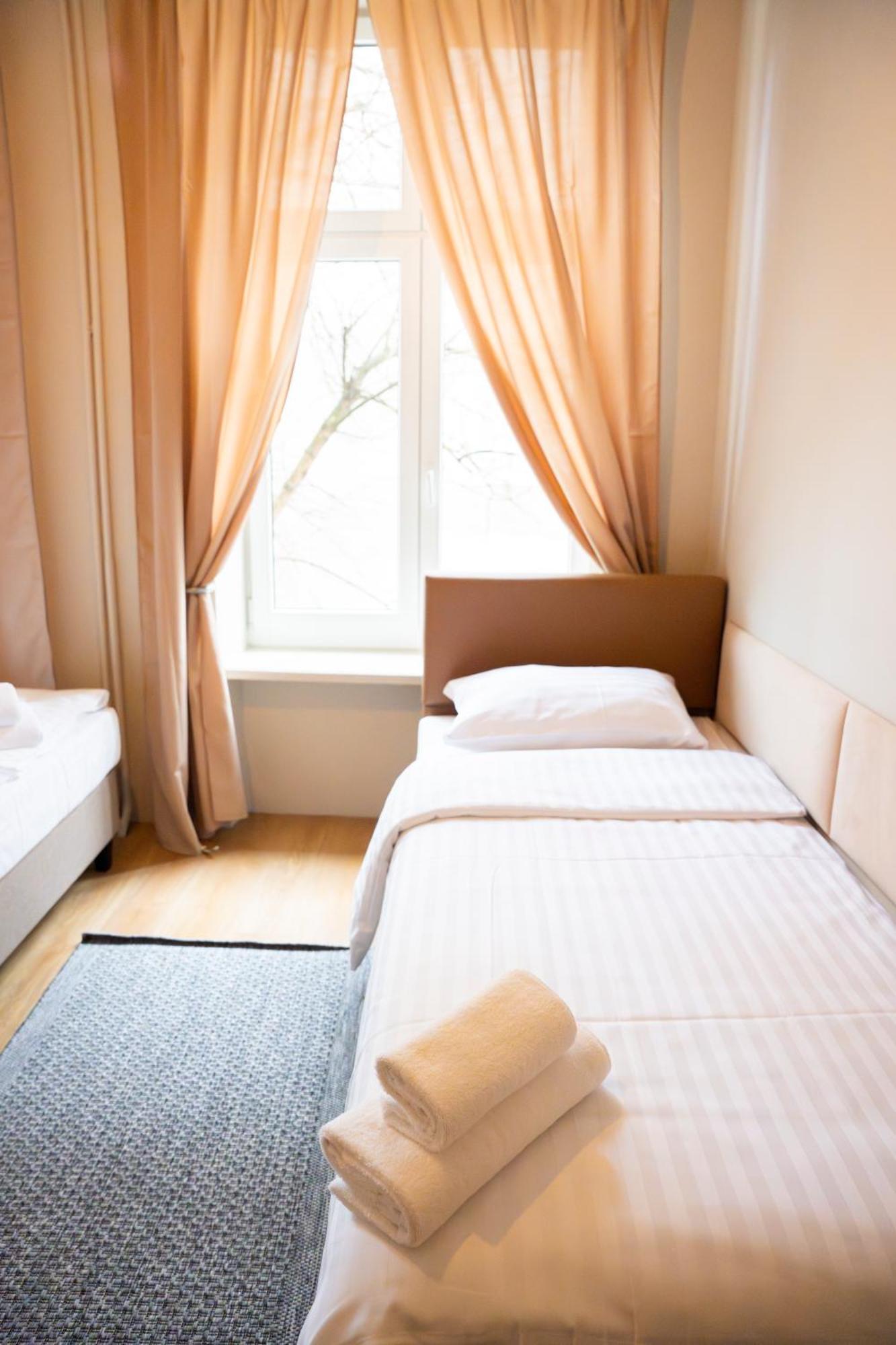 Hotelik Relax H360 Łódź Esterno foto
